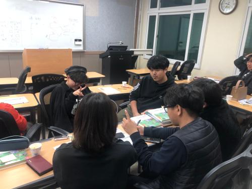 「2019학년도 정책사례 스터디그룹 활동」의 썸네일