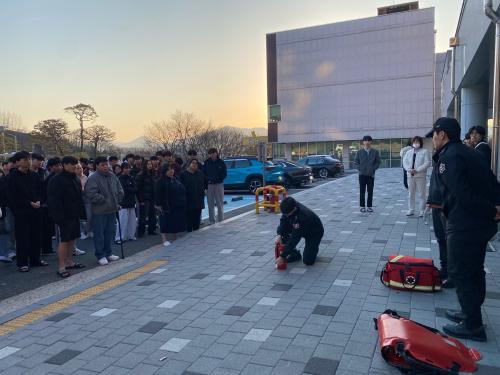 「2024년도 생활관 자체 소방 훈련 · 교육 실시」의 썸네일
